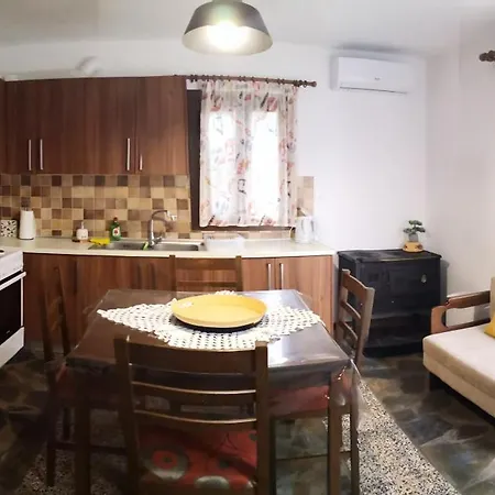 Effrosini Stonehouse Center Hébergement de vacances *